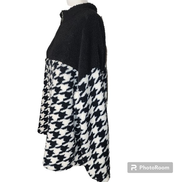 #059. NWT Black and White Check Pullover Sweater-Como Blu - Picture 4 of 5